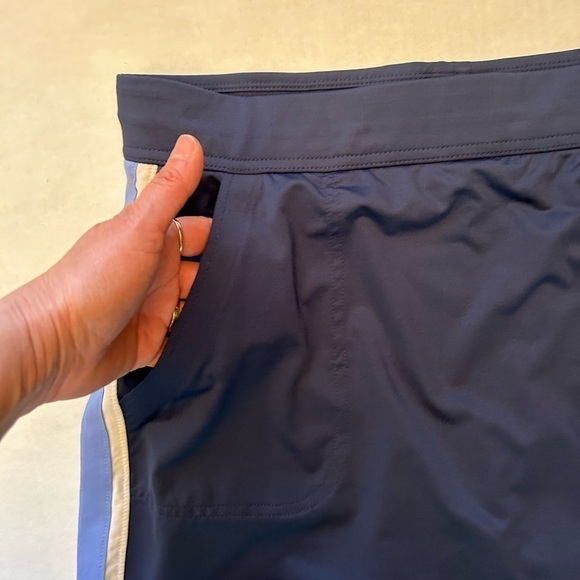 Belyn Key Mia Golf Navy blue skort w/piped side panel & built in short Sz-S  T6 - Picture 11 of 14